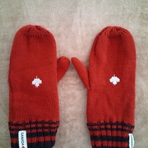 Red Canada Mittens with Maple Leaf